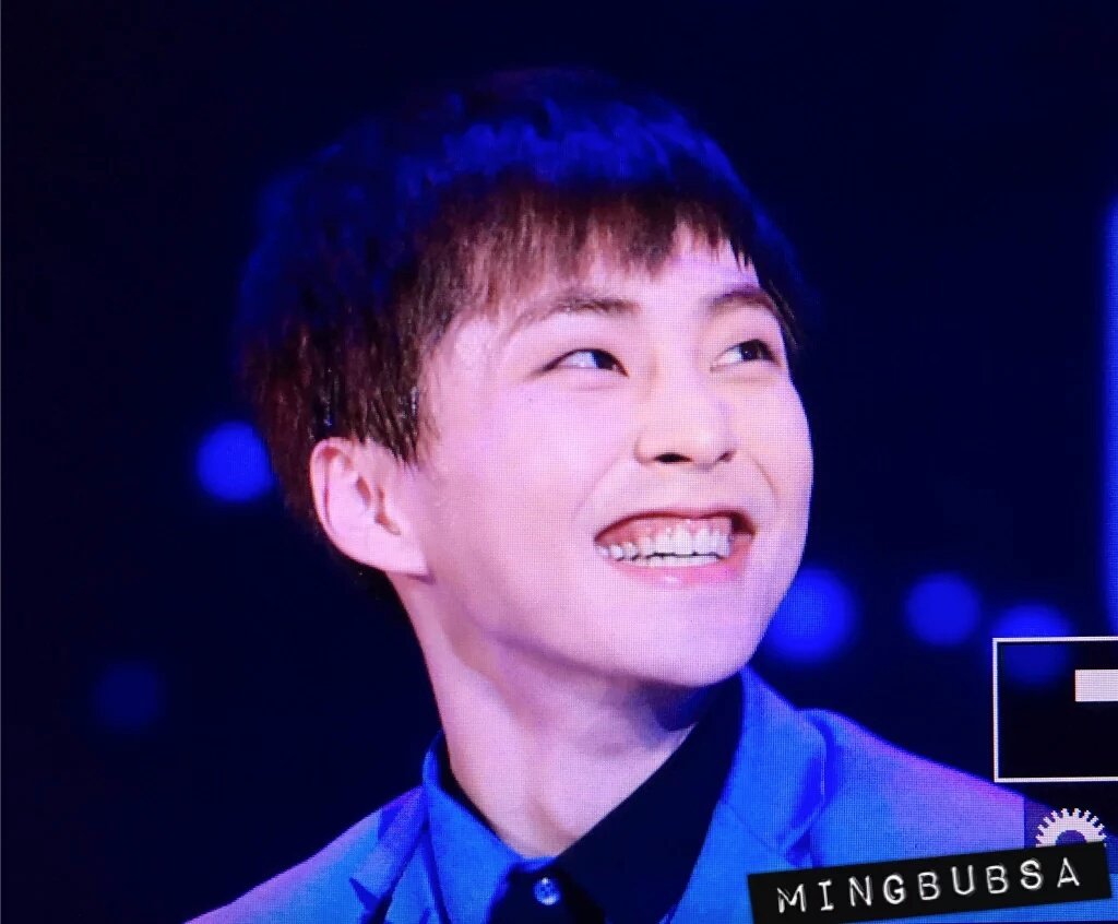 BabyXiuHan90's tweet photo. [PREVIEW] 160401 XIUMIN - Secret Night at LOTTE WORLD 
cr. Mingbubsa https://t.co/xLq22hj1yj