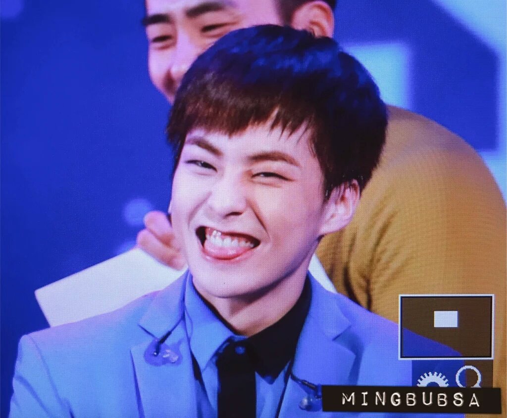 BabyXiuHan90's tweet photo. [PREVIEW] 160401 XIUMIN - Secret Night at LOTTE WORLD 
cr. Mingbubsa https://t.co/xLq22hj1yj