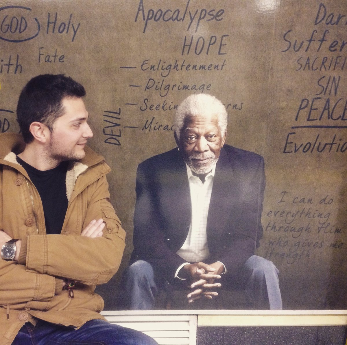11avo's tweet photo. Aquí estoy, esperando con Morgan Freeman el estreno de #TheStoryOfGod este domingo a las 19h30 en @NatGeoEspana https://t.co/tVei30IDFX