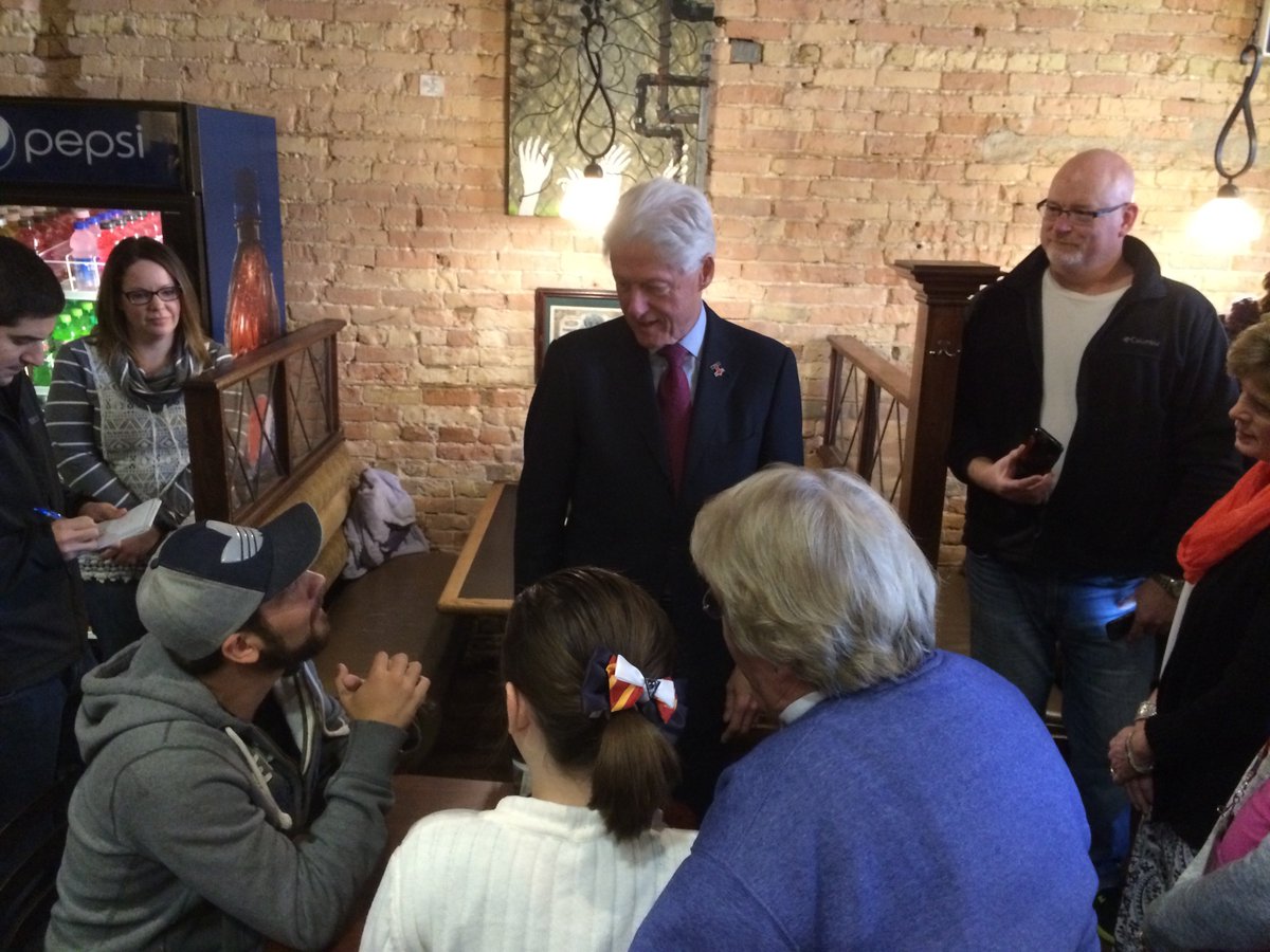 WBAY's tweet photo. Another photo of @billclinton at Copper Rock Coffee in #Appleton. #WisPolitics, #WisPrimary https://t.co/9F3LeUUeOv