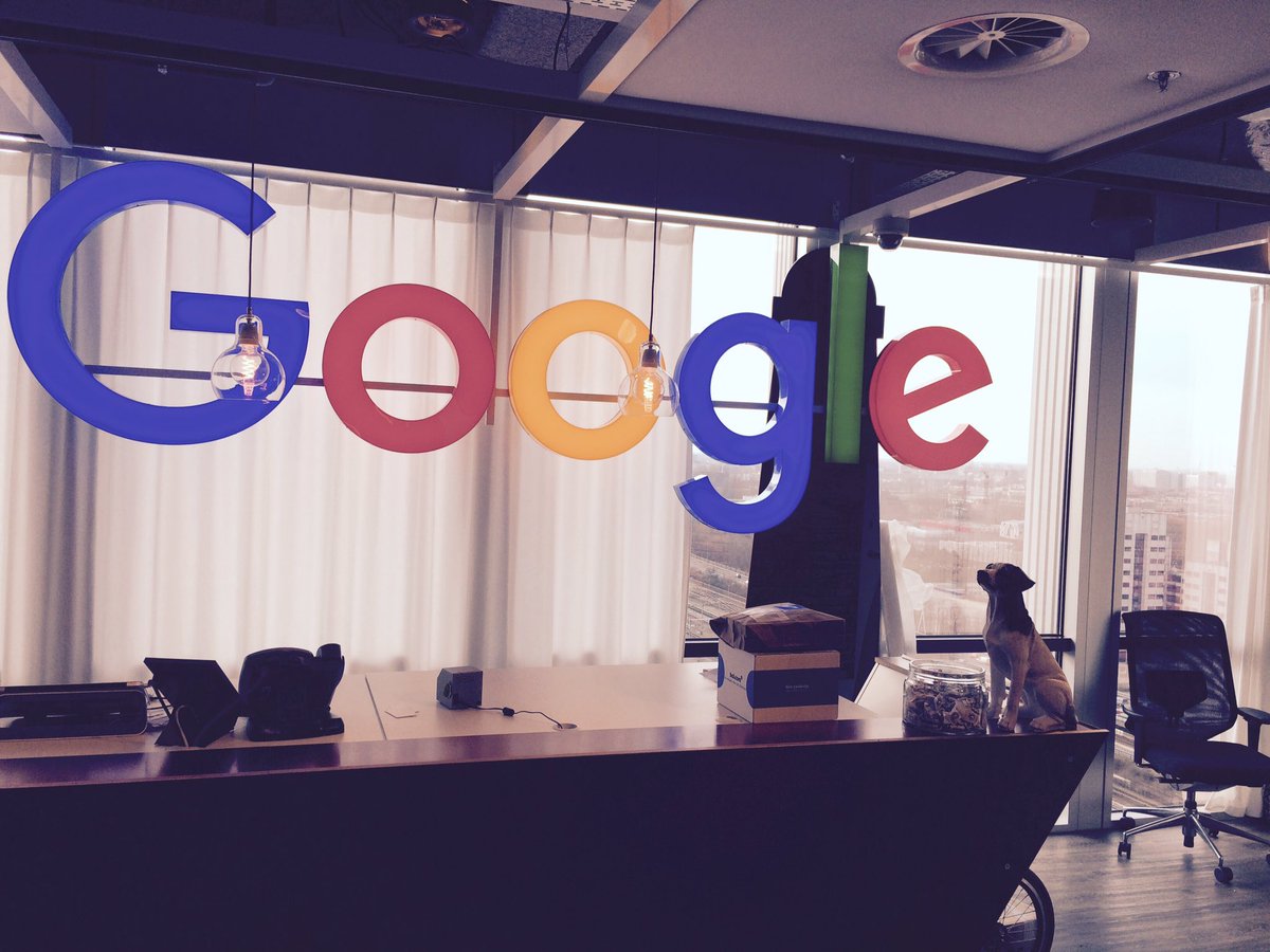jstlshf's tweet photo. Mooie afsluiting van een inspirerende trendforecastingtour bij @GoogleNL met @StijnKuppens1. #FSTA1 https://t.co/uqUCNfK3w7