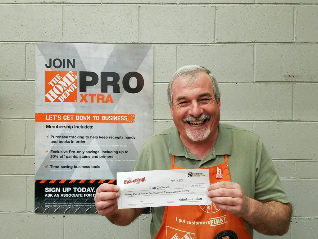 MattEnglish1977's tweet photo. 2723 Pro Desk just put thru $21k pro order! Great work Tom!@dshines64 @bobsaniga @troyer_paige @DaleABayliff https://t.co/O9rBBkqpYN