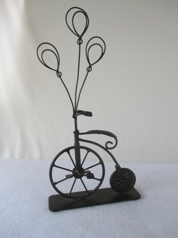 suzannee43's tweet photo. Picture Holder https://t.co/tomlYJya1f #noteholder #deskorganizer #integritytt #EtsySpecialT #etsymntt #bestofetsy https://t.co/20vrAkKeNt