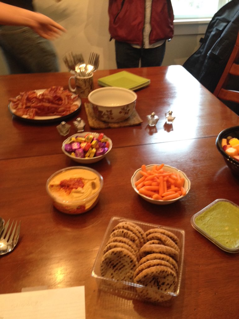 cmacsings's tweet photo. Brunch at the Stone household https://t.co/yURXfUsS0S