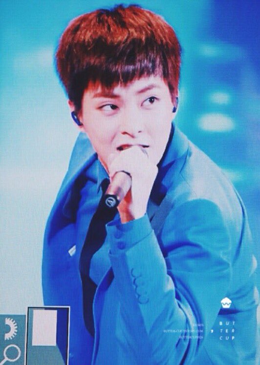 BabyXiuHan90's tweet photo. [PREVIEW] 160401 XIUMIN - Secret Night at LOTTE WORLD 
cr. Buttercup0326 https://t.co/coeRFpPxni