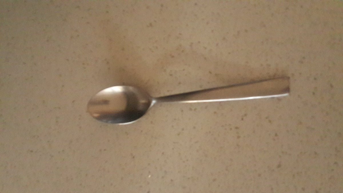 YUDASHA's tweet photo. @AFJuniorBoard this spoon can made into a calorie monitor.Changes colour to the foods you eat with higher calories. https://t.co/Sthq5ILFo6