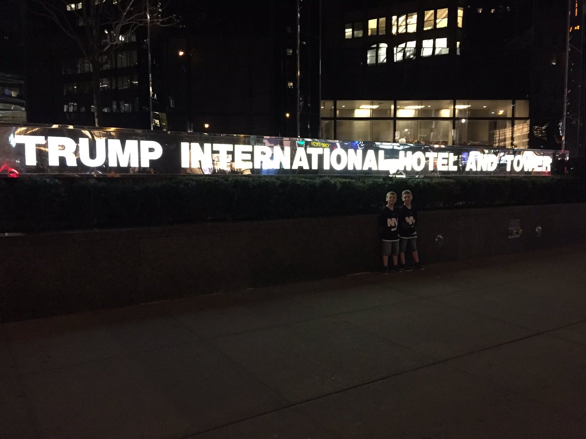 tschram_421's tweet photo. @realDonaldTrump  In NYC for a few days with my sons #Trump2016 https://t.co/m3LPYZllTE