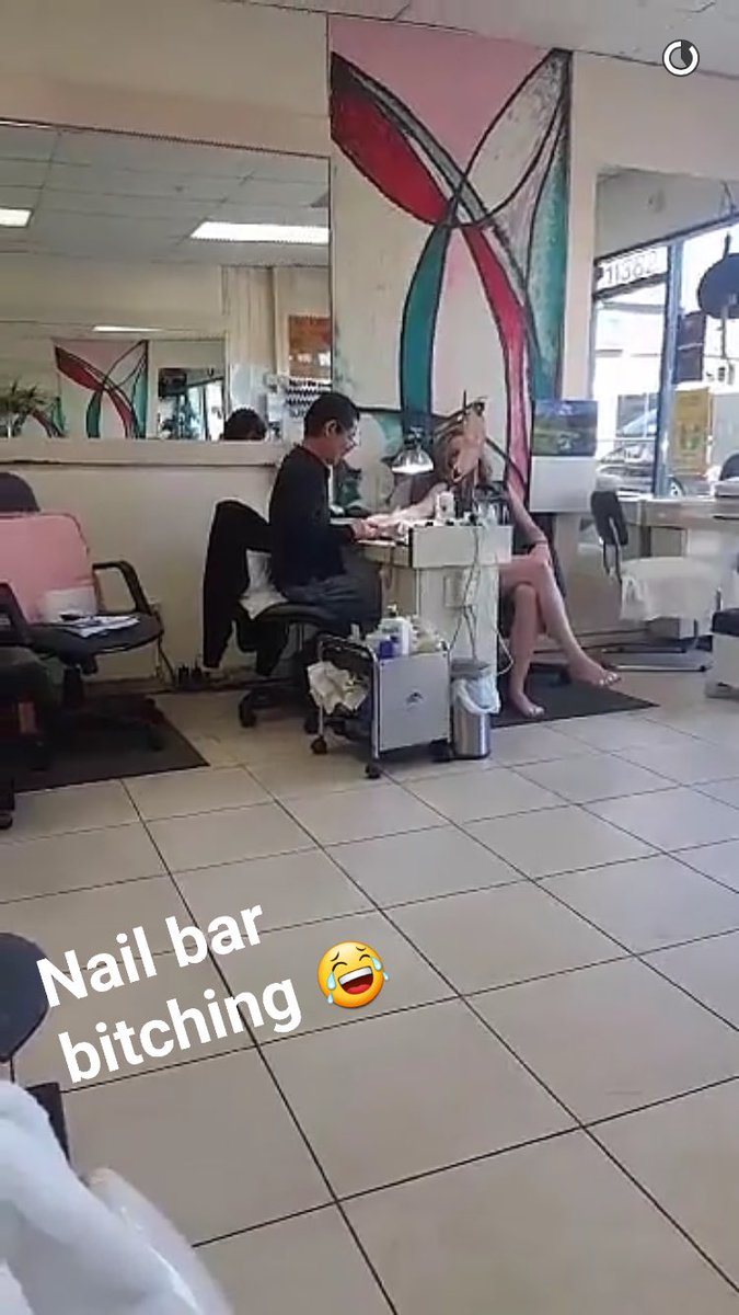 dani_el_pez's tweet photo. Eleanor on snapchat https://t.co/Jfks37vRCt