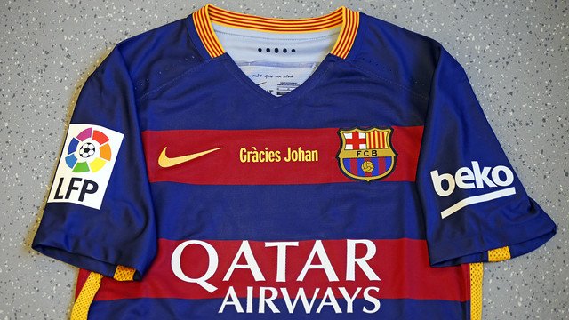 johan cruyff barcelona jersey