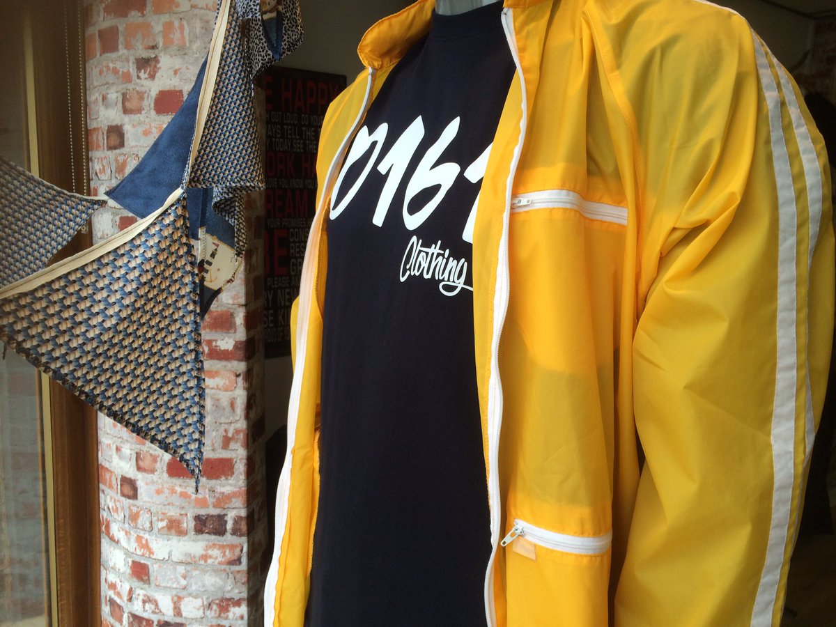 droptheboy1's tweet photo. @theDJSB check out our window #summer #stylist #manchesterfashion @droptheboy1 @01six1uk #personalstylist https://t.co/PaRjAe2K7s