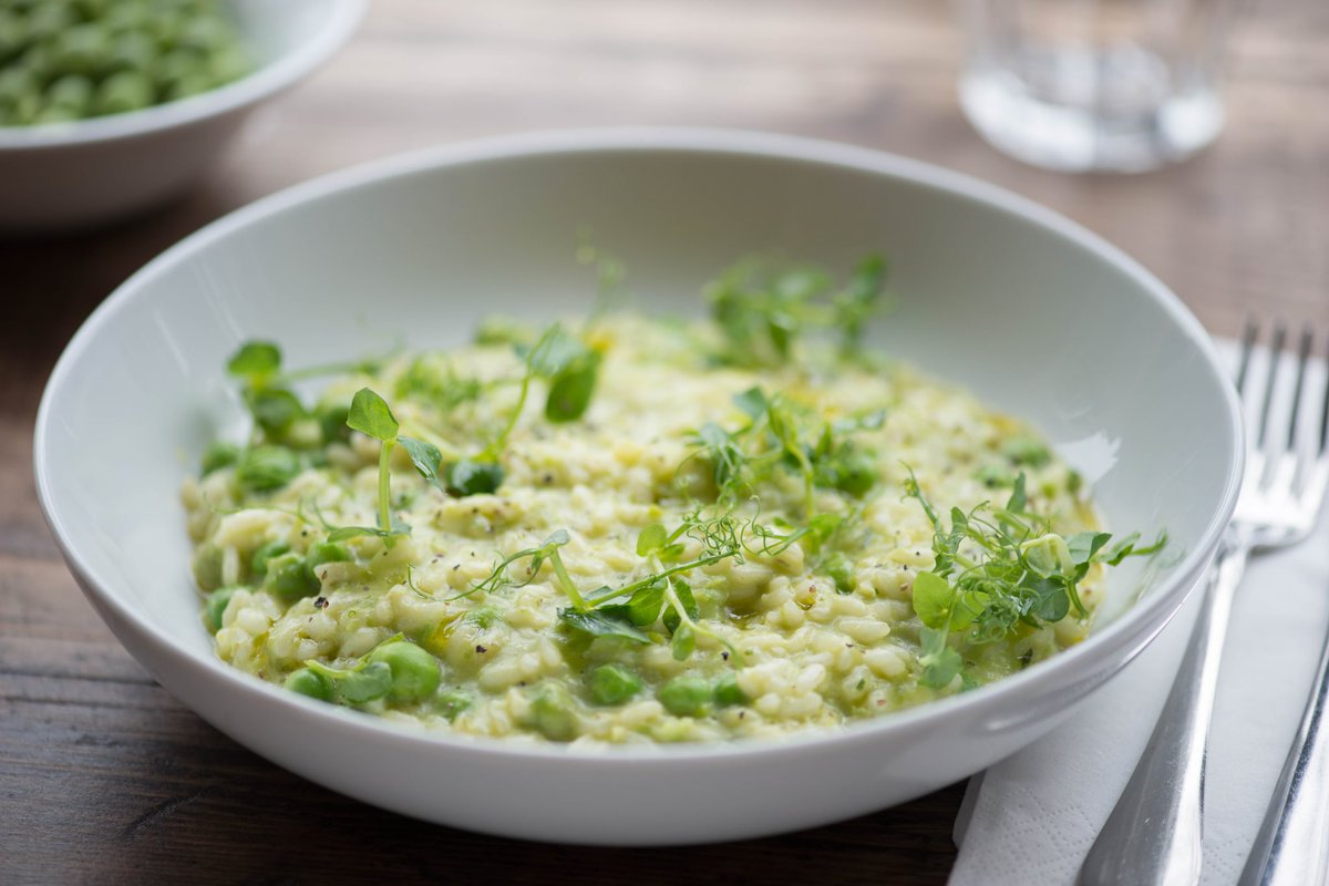 SonyaMetzler's tweet photo. My all-time favourite #pea #risotto by no other than @AndreoneChef_ @Bar8Gastrovino #chelsea #london #vegetarian https://t.co/js1v3hFm5E