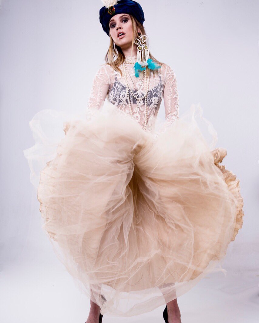AceWilderMusic's tweet photo. Full frontal of the bohemian princess https://t.co/1r4Ez3aIPo 😉😉 https://t.co/8LO5cQz9lZ