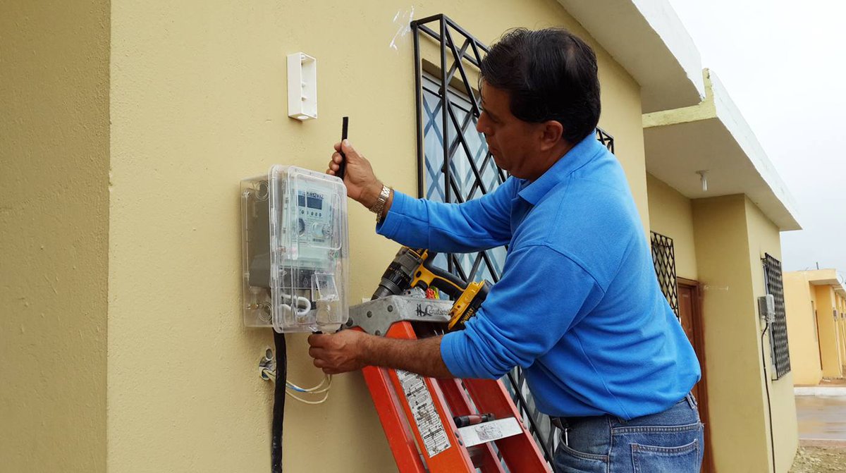 ElNacionalWeb's tweet photo. 3 millones de hogares no tienen medidor para comprobar consumo https://t.co/L1mvavNhiO https://t.co/zQDcfzruaI
