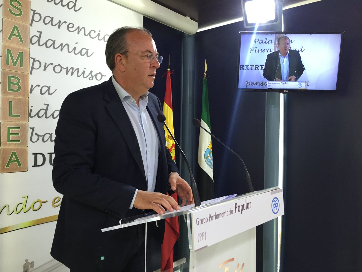 GPPopularExt's tweet photo. #Monago: Hemos querido que #Extremadura siga avanzando. #PGExt2016 https://t.co/5ntA5HO1Ri