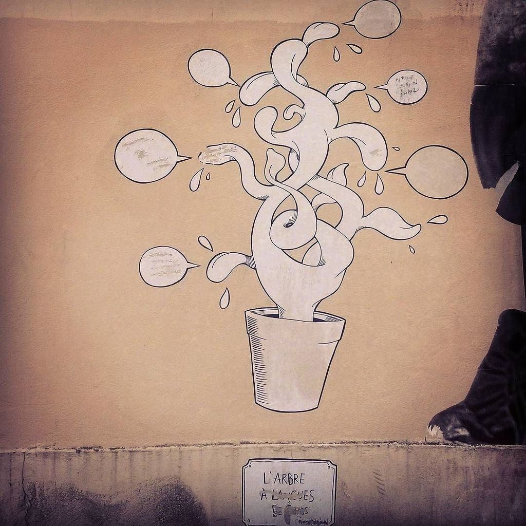 StArtEverywhere's tweet photo. #streetartParis #treeart #posterart #babel #tree of #languages #treeoflanguages #paris13 #2016spring by jmpt75 https://t.co/dIwCZMeoAa