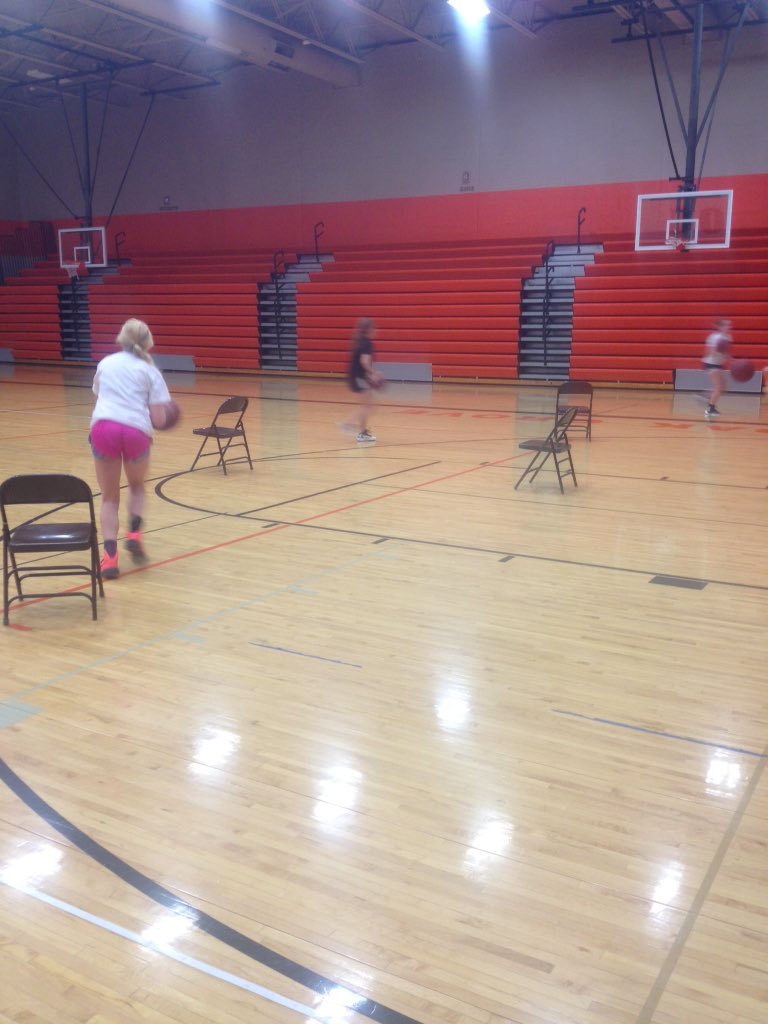 OG_GBBALL's tweet photo. No better way to start a Friday than a hoops work out! #donutsanddevelopment https://t.co/6ZW3lSxEAh