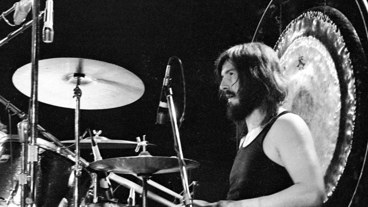 ClassicRockMag tweet picture