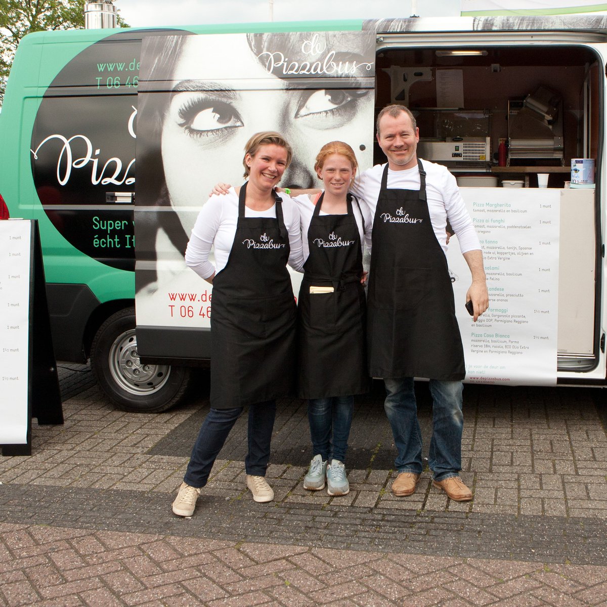 DePizzabus's tweet photo. #PERSONEEL #GEZOCHT! #hardwerken #flexibel #representatief #3jrrijbewijs 
CV, foto + motivatie: info@depizzabus.com https://t.co/ew4gm3JMmD