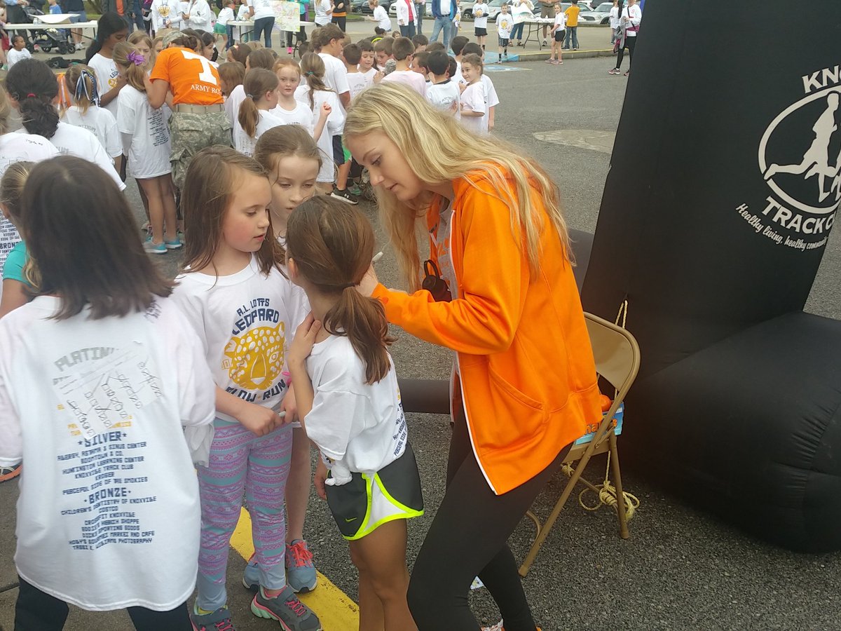 lottselementary's tweet photo. Thank UTK Volleyball team and ROTC for your support of the Lotts glow run. 
@LottsPTA 
@KCSpartners 
@Vol_VBall https://t.co/qdAuPwCgwD