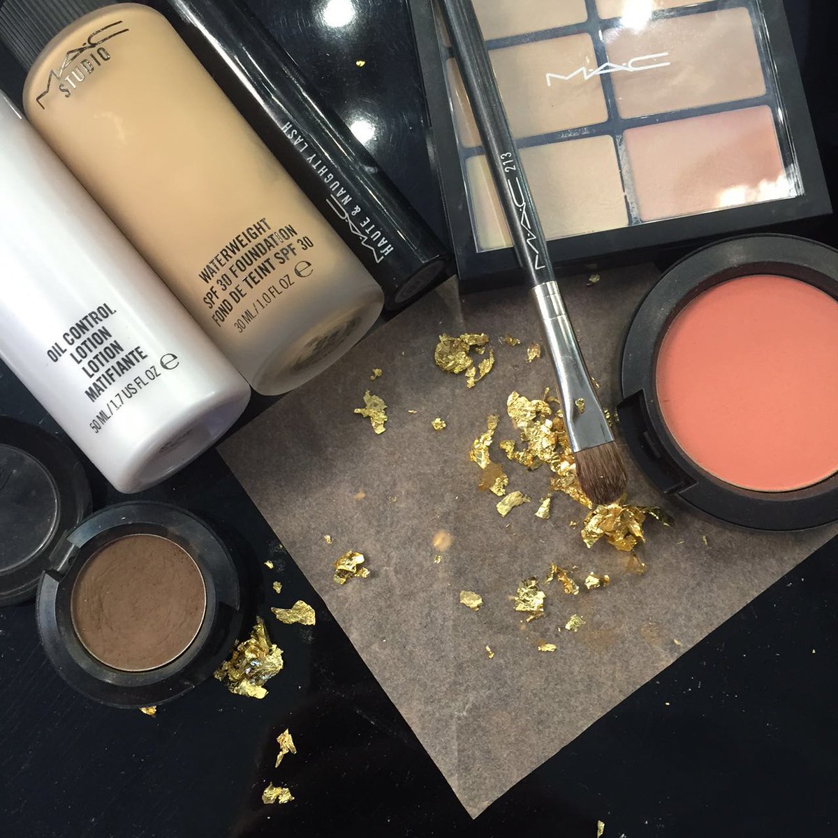 M•A•C Cosmetics tweet media