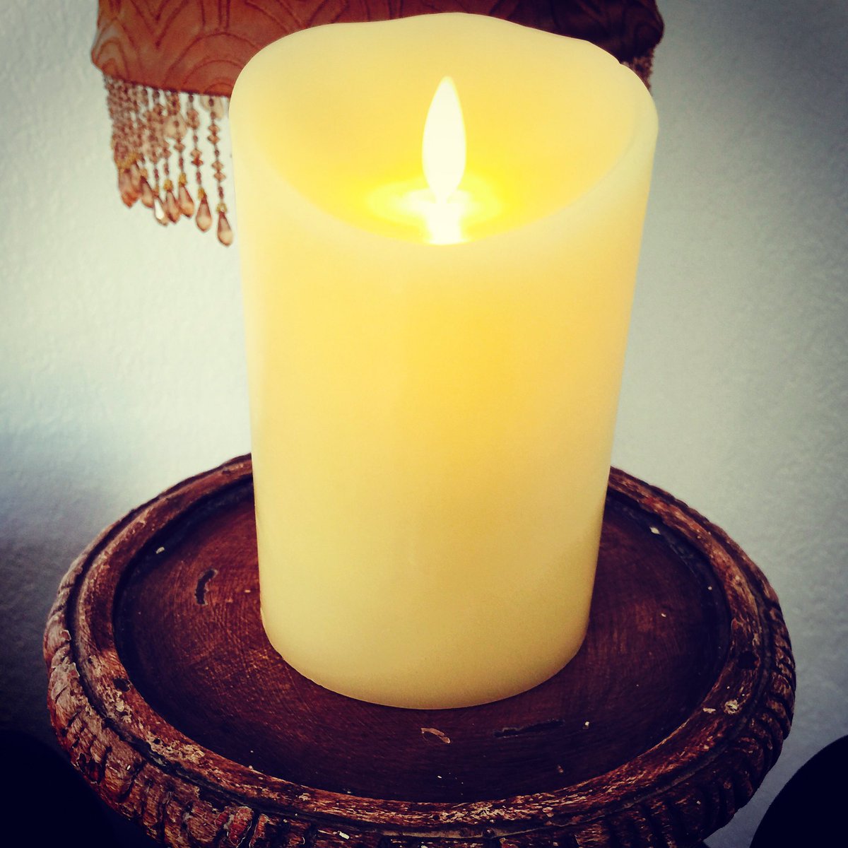 gailmccauley502's tweet photo. #flamelesscandle #candle #lighting #nightlight #decor #homedecor #functionalhome #decoratewithlight https://t.co/8N2a55WdHf