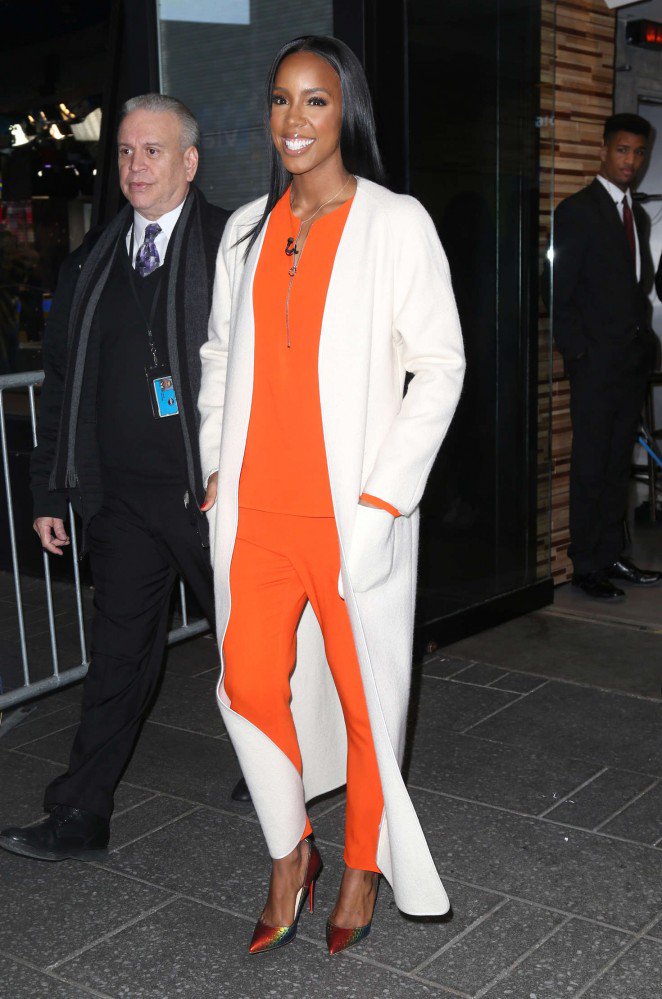zesty_fashion's tweet photo. Splurge: #KellyRowlands #GoodMorningAmerica #StellaMcCartney Orange Arles... https://t.co/uFQFEKQ2L7 #Fashion #Style https://t.co/c2QJm8UODC