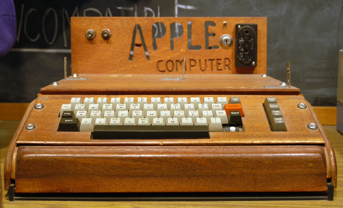 ButtonBlocker's tweet image. #ThisDayInHistory in 1976 #Apple was founded...40 things you didn't know about Apple... nbcnews.to/1PJyTzn