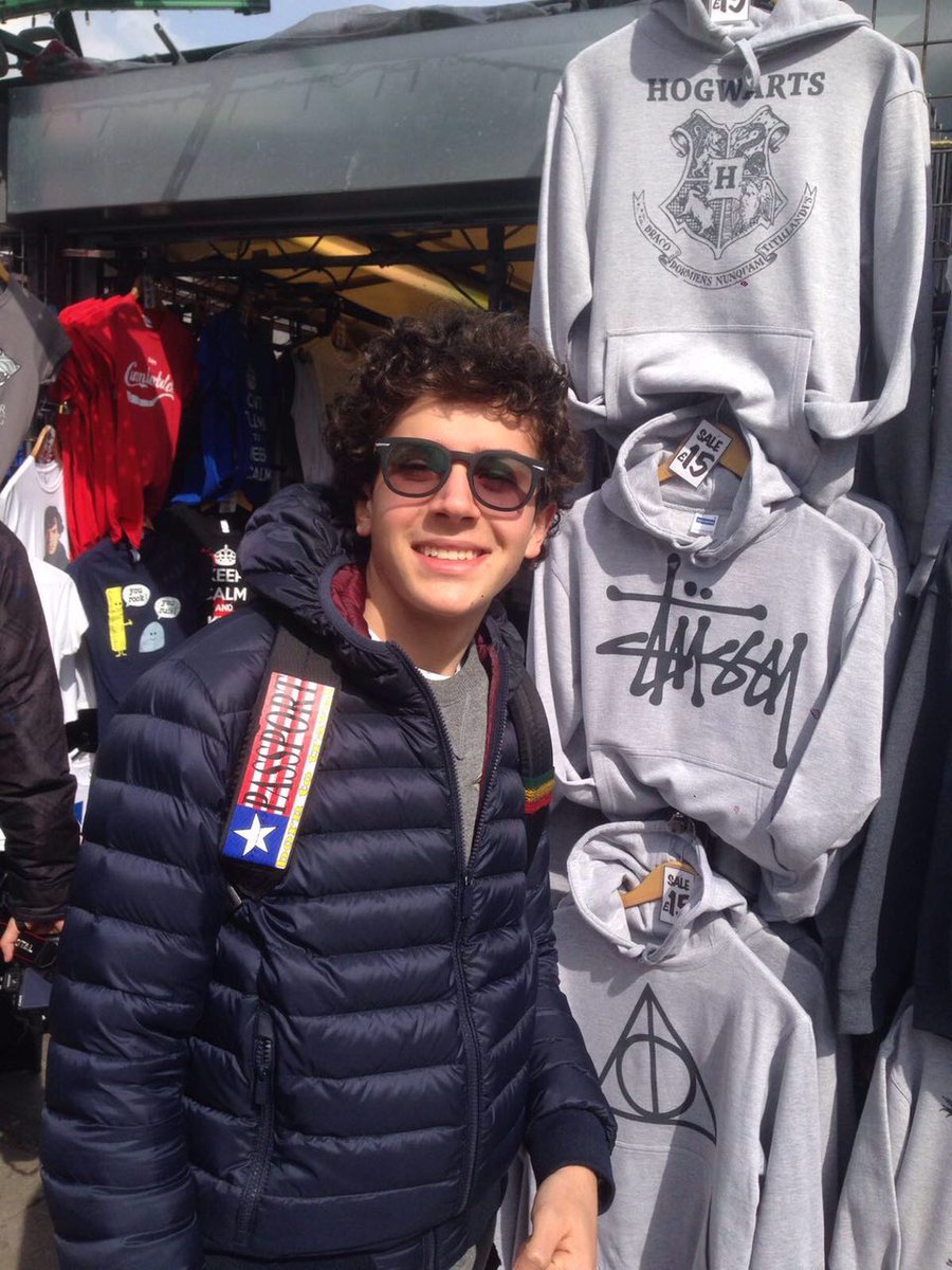 unch4ined69's tweet image. British shopping 🇬🇧😏

Un saluto da Londra 😘