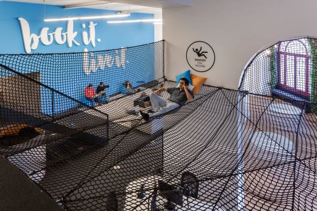 MAIF's tweet photo. #Startup , incubateurs et espaces de #Coworking : les + beaux bureaux d’Europe https://t.co/c4G5KNgqbC https://t.co/d8I0LJ6Z3j
