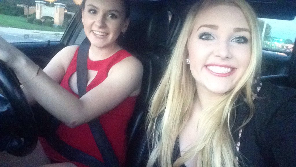johnsoncassidee's tweet photo. happy happy birthday to almal my pal💖 ilysm gf😜 @allymalone7 https://t.co/BnJ2tGAO6l