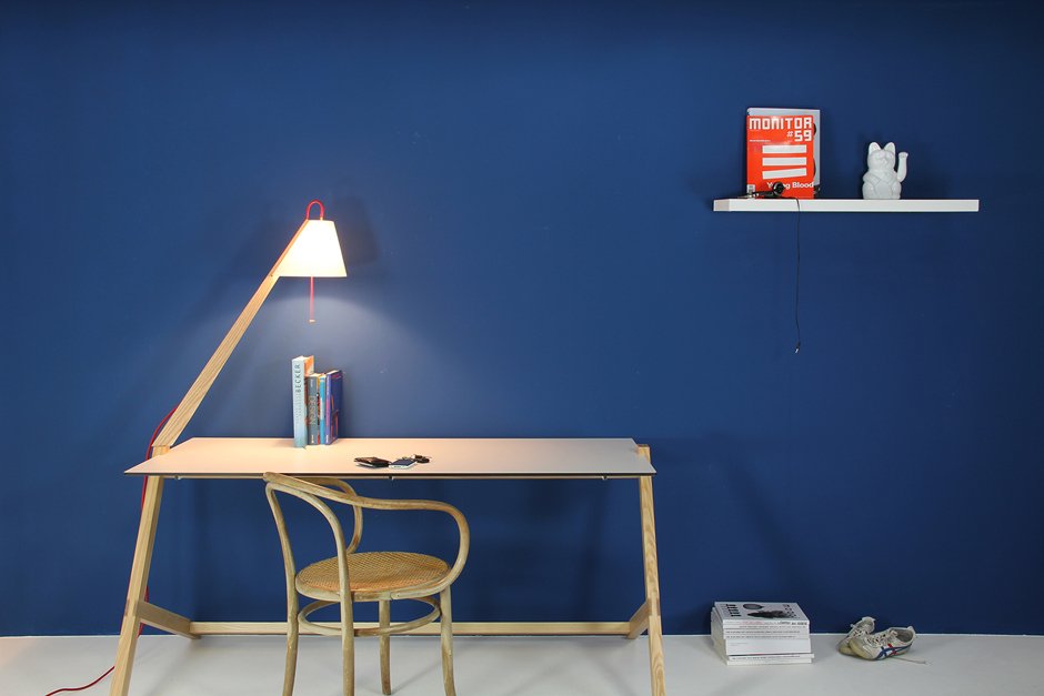 лампы над рабочим столом. освещение письменного стола. светильник над компьютерным столом. подвесной светильник над письменным столом. светильник над рабочим местом.