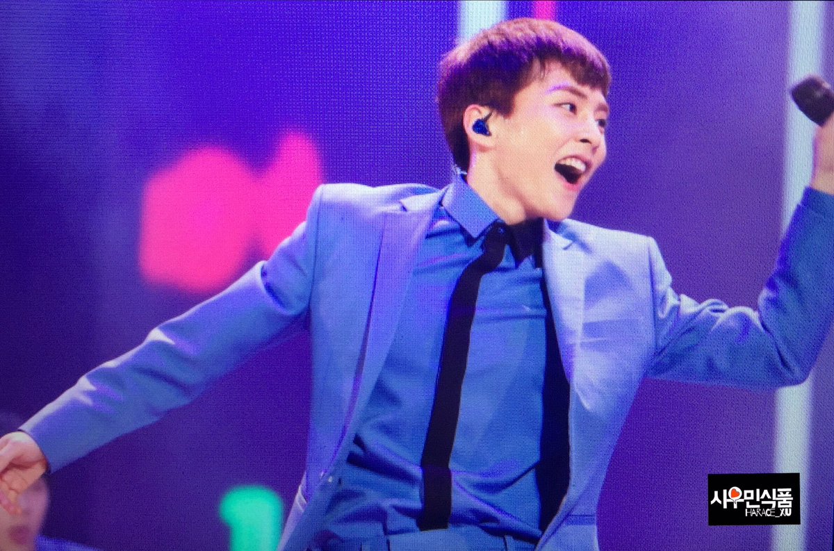 Harace_XIU's tweet photo. 씐나씐나~~😆😆 #시우민 #XIUMIN https://t.co/QVvElNdaeD
