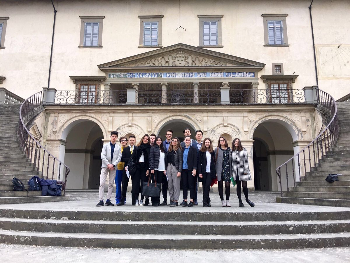 DavidBottai's tweet photo. Primo giorno di scuola-lavoro! #soloosm https://t.co/CrmDHYmDEI