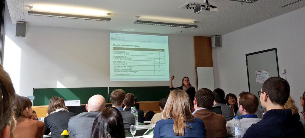 DGPuK2016's tweet photo. .@vkarnowski: "Wir haben keine fancy Auswertungsfolie." Ehrlichkeit im Panel A17 #dgpuk2016 https://t.co/tB4mLwv3iF