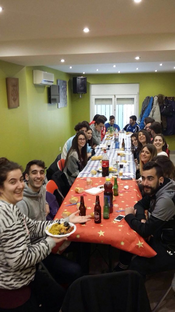 Mendianike's tweet photo. El @Mendianike cogiendo fuerzas para que todo salga bien!! #plego16 https://t.co/XRDsmkSBbD