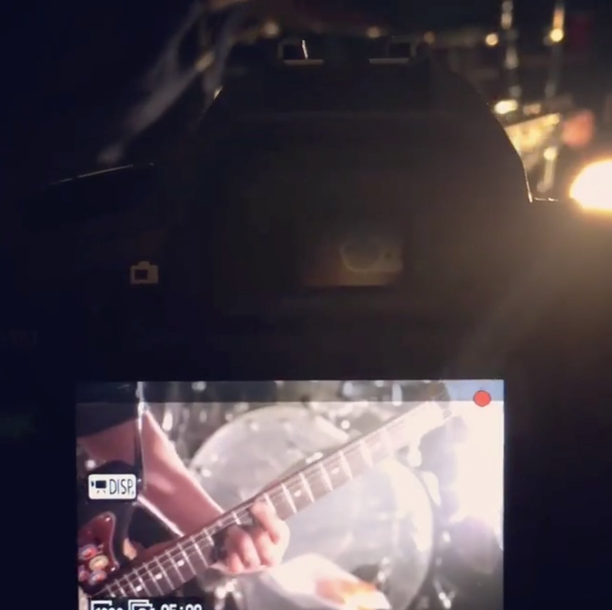 BrandNewArchive's tweet photo. Jesse laying out some riffs in the studio. #coffeeandriffs
1) https://t.co/Q3aRSz5xHZ
2) https://t.co/vj00i6h4aW https://t.co/U7Nm8pHT4G