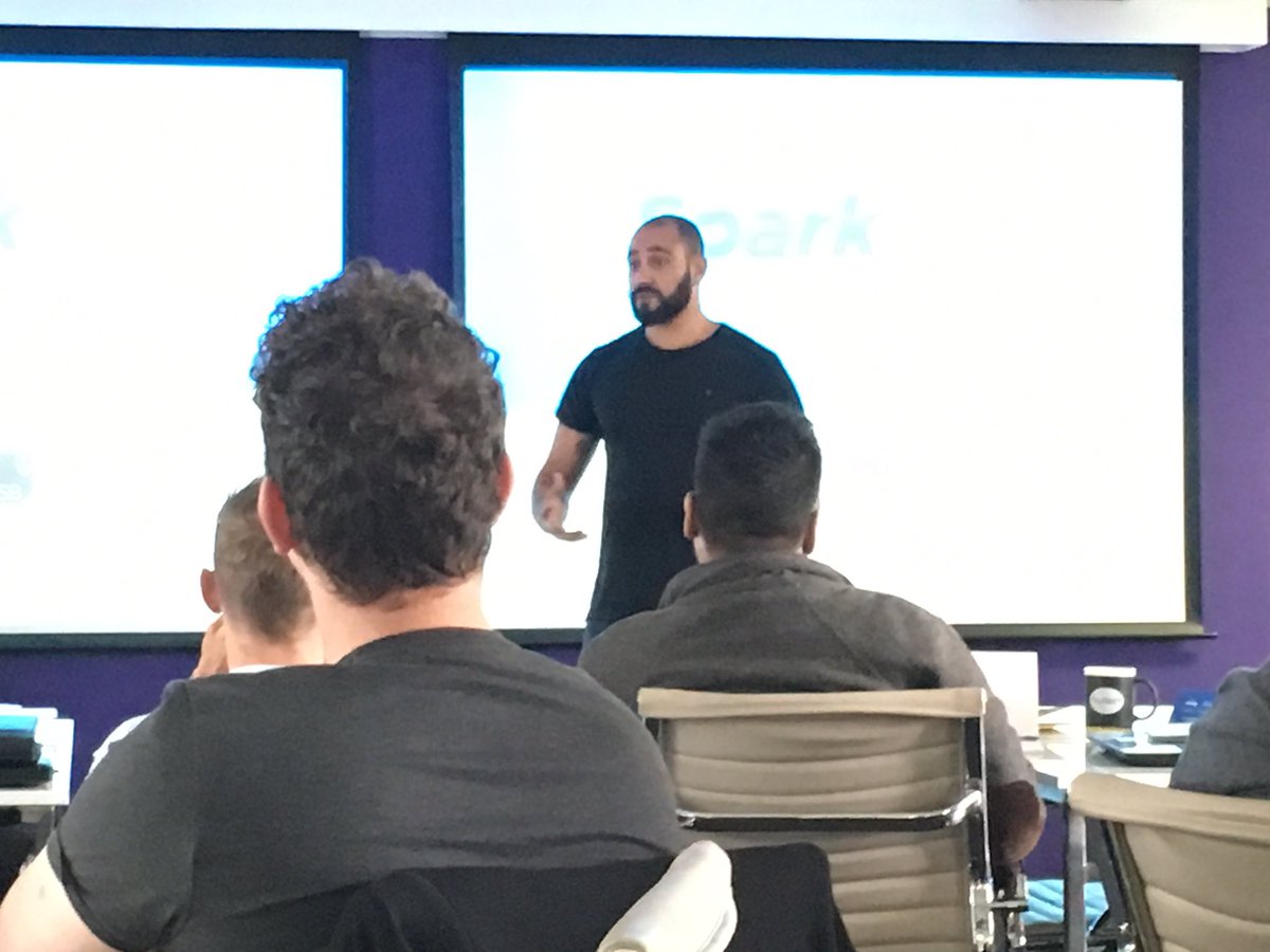 <a href="/BoxChampApp/">BoxChamp</a> virgin pitch at <a href="/uctgsbsolutions/">UCT GSB Solution Space</a> Day 1 kicking off with a punch ;)