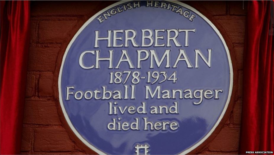 BBC_HaveYourSay's tweet photo. Live or work in a building with an @EnglishHeritage blue plaque? Tell us what it's like: https://t.co/eyJjESi0Qo https://t.co/KcZzsJcAKh