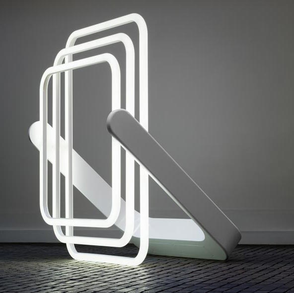 Lampe 3CL par Philippe Nacson (France). sous-titre.eu/les-5-perles-d…