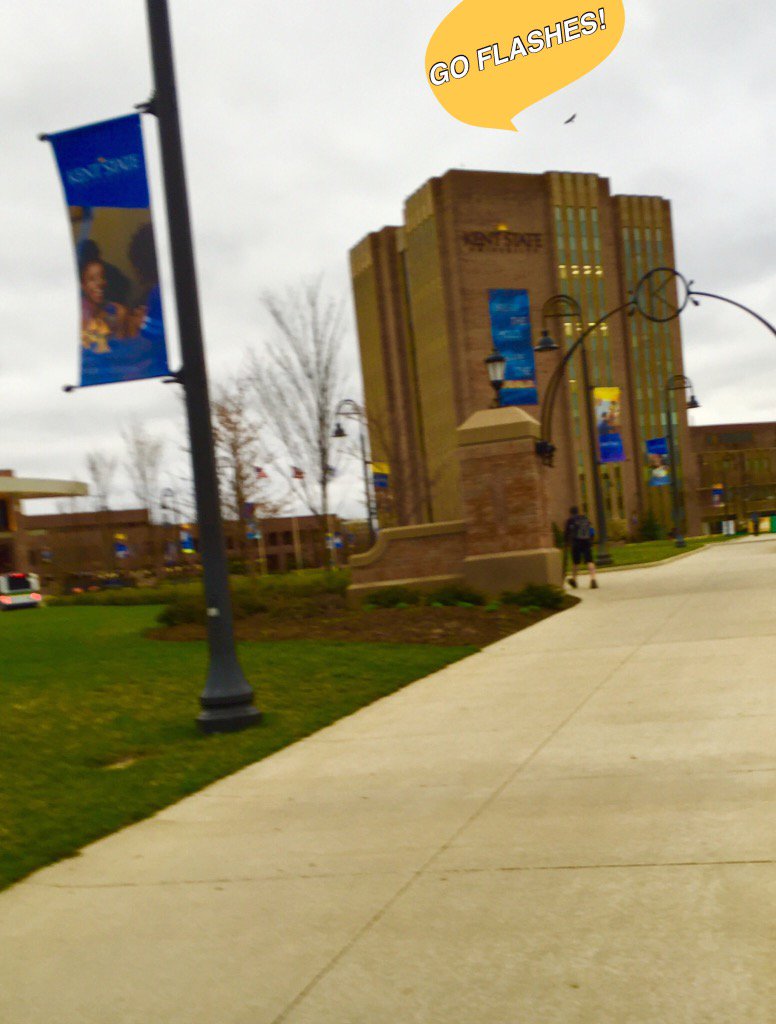 KentStateJoy's tweet photo. Flash is out today during Golden Flash Day welcoming all of our new students! #kentstate2020 #GoldenFlashes #hello https://t.co/MBvXOwq5NQ