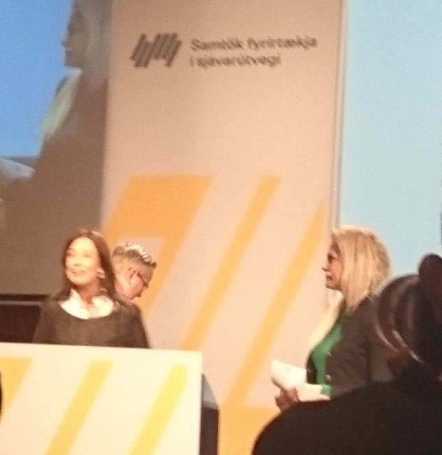 bergsson's tweet photo. Hólmfríður Sveinsdóttir Manager of #Iceprotein & #Prótís awarded Encouragement Prize of @sjavarutvegur https://t.co/Rf5c5m4b80