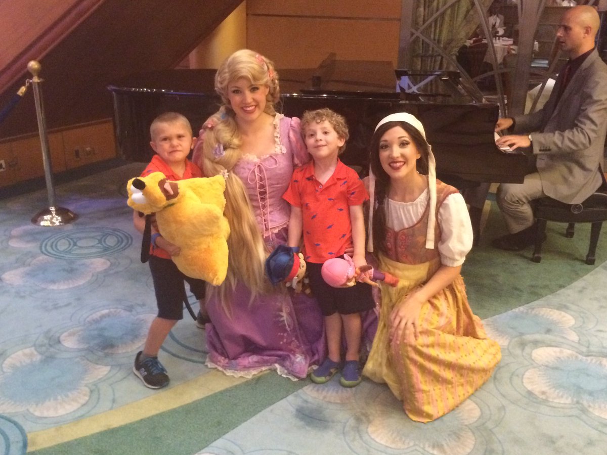 ClampLen's tweet photo. Disney Cruise delivers. It all started with a mouse. https://t.co/IupPC2d9oM