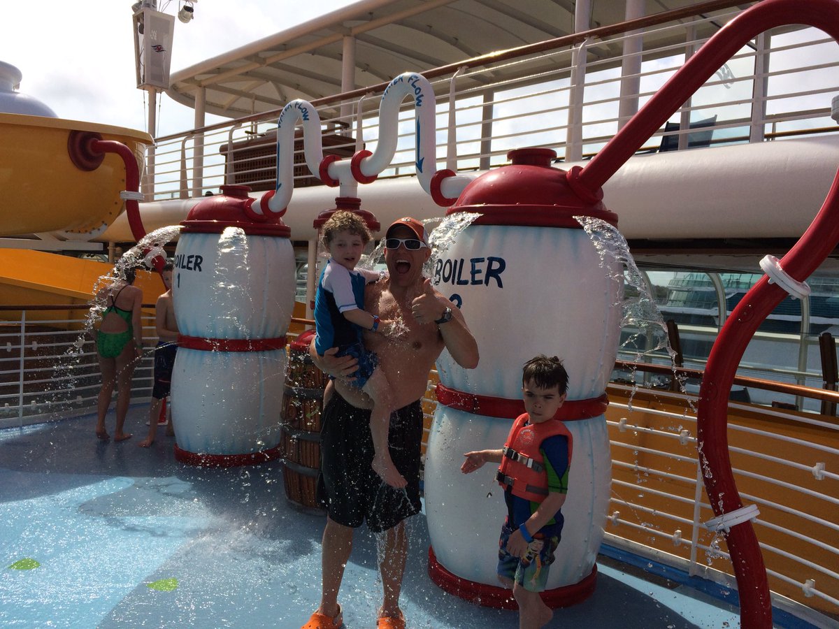 ClampLen's tweet photo. Disney Cruise delivers. It all started with a mouse. https://t.co/IupPC2d9oM