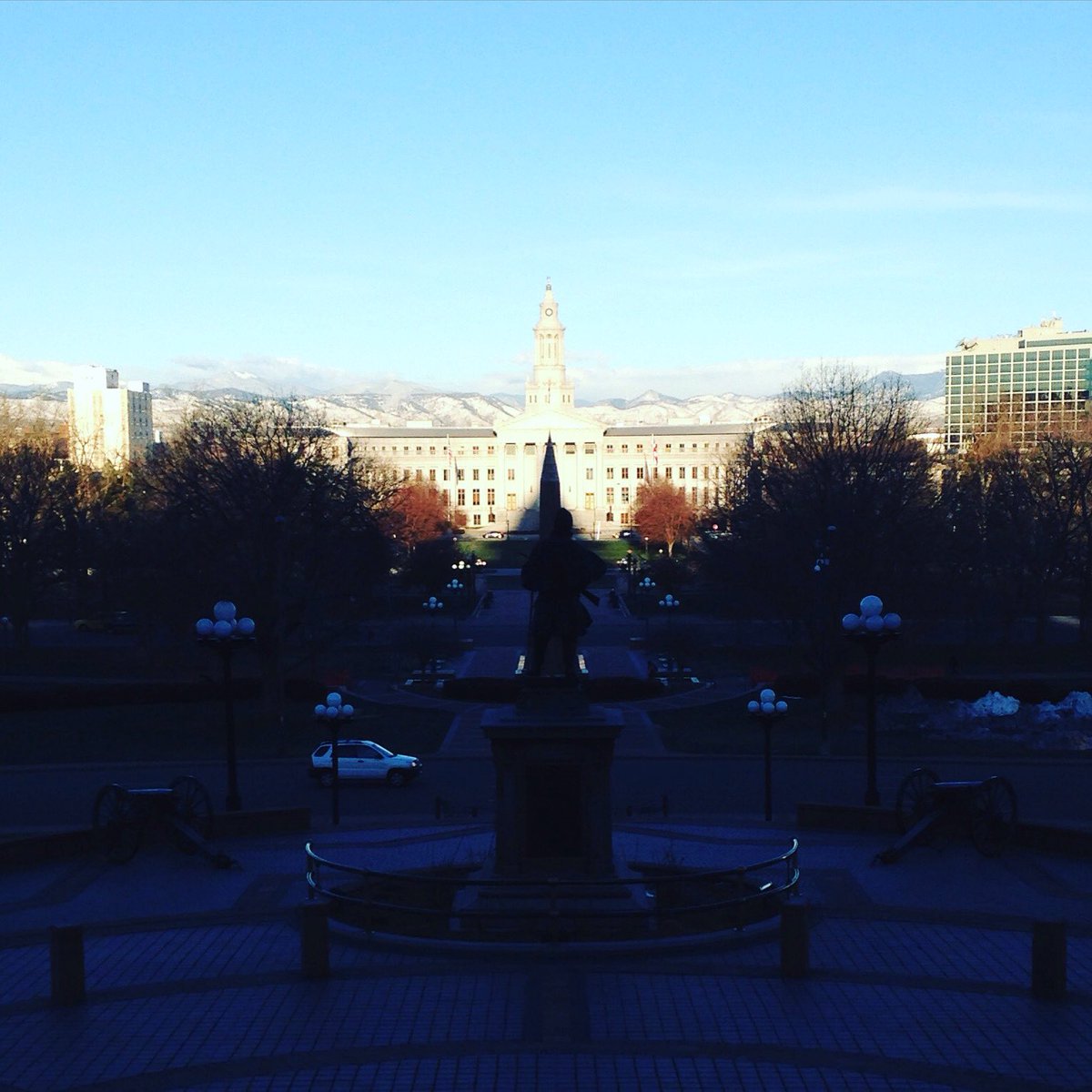 nikki_vz's tweet photo. view from the top from the mile high city! #denvertype https://t.co/DdHL0NhZiO
