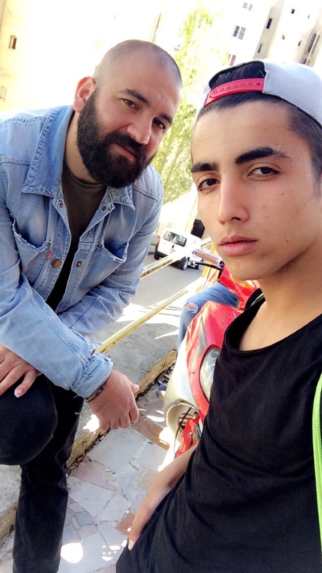 Biz sizi size rağmen sevdik .