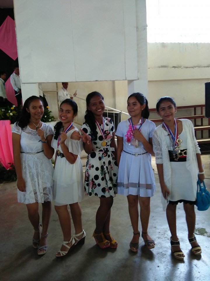 ethylboholl's tweet photo. There are things intended to make us stronger and better. ☺😘😍💖
#JHSCompleters #MovingUpCeremony2016 #WeReallyDidIt😃 https://t.co/iwXQ9EYkIw