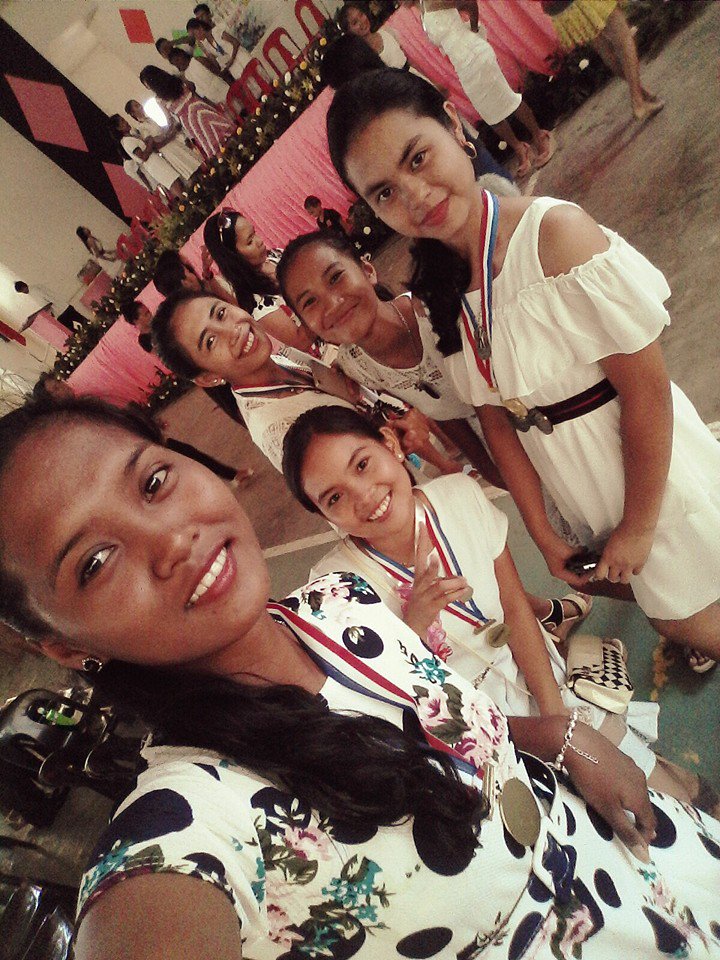 ethylboholl's tweet photo. There are things intended to make us stronger and better. ☺😘😍💖
#JHSCompleters #MovingUpCeremony2016 #WeReallyDidIt😃 https://t.co/iwXQ9EYkIw