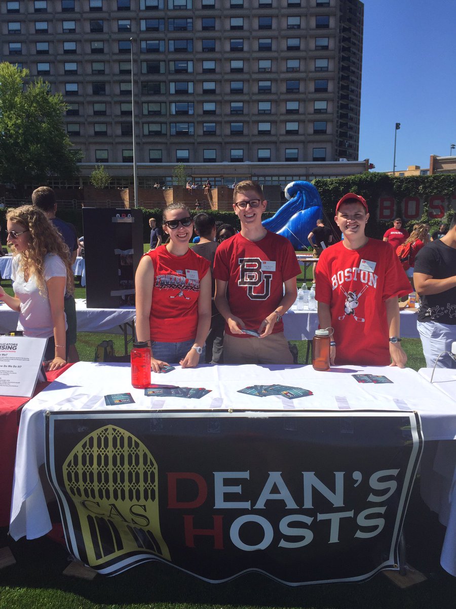 CASDeansHosts's tweet photo. Student groups are a big deal here. #TBT to our e-board recruiting new students at Splash. See you there #bu2020! https://t.co/YpdO9BZQDD