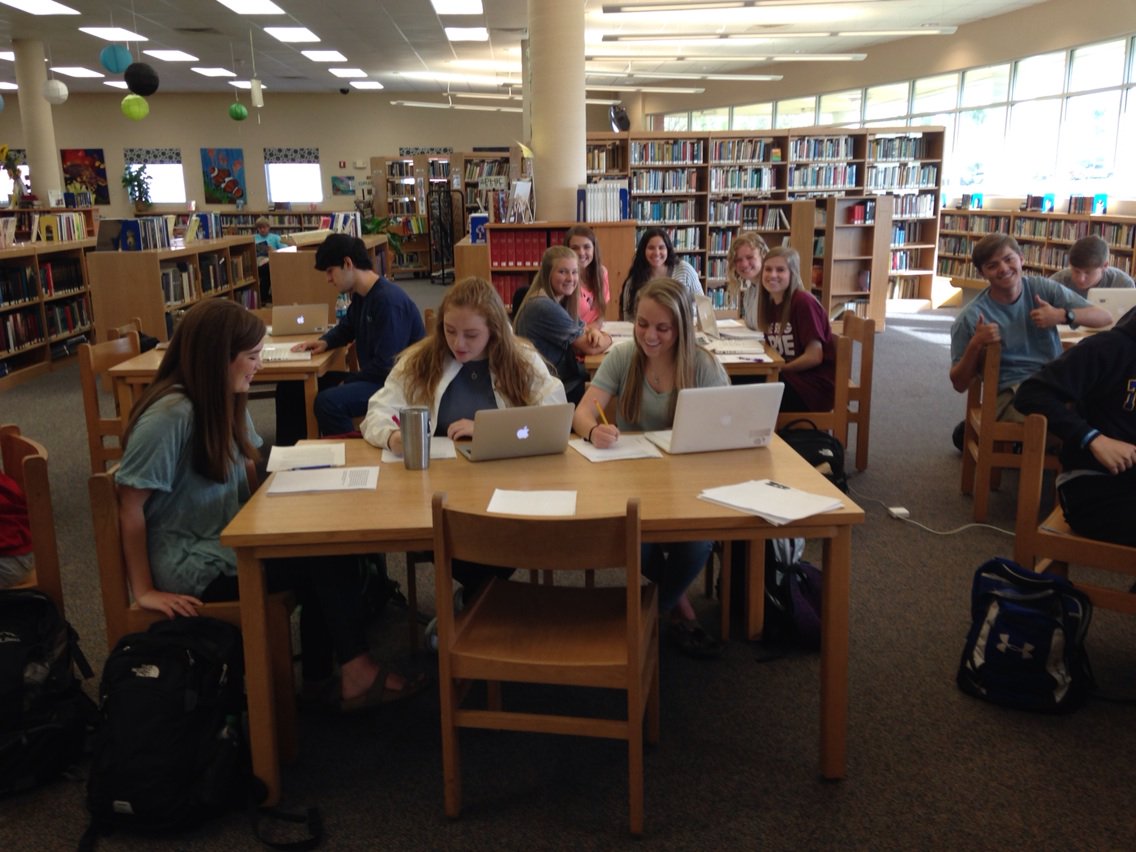 thsmediacenter's tweet photo. Ms. Alford's AP Lang class getting "bibby with it." #annotatedbibs https://t.co/T46aDG1eJC