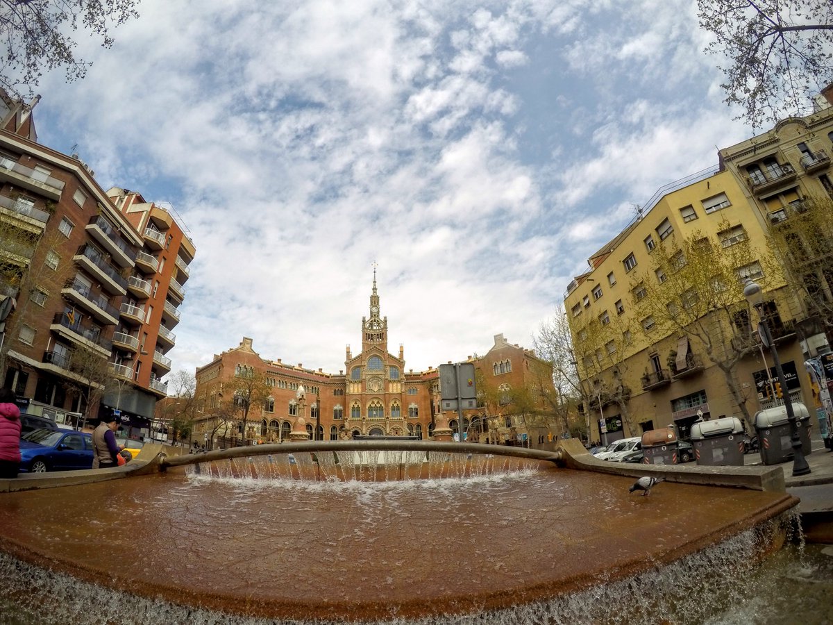 Khmerbackpacker's tweet photo. Hospital de la Sta. Creu i Sant Pau - Barcelona https://t.co/MVR2WFyhWr